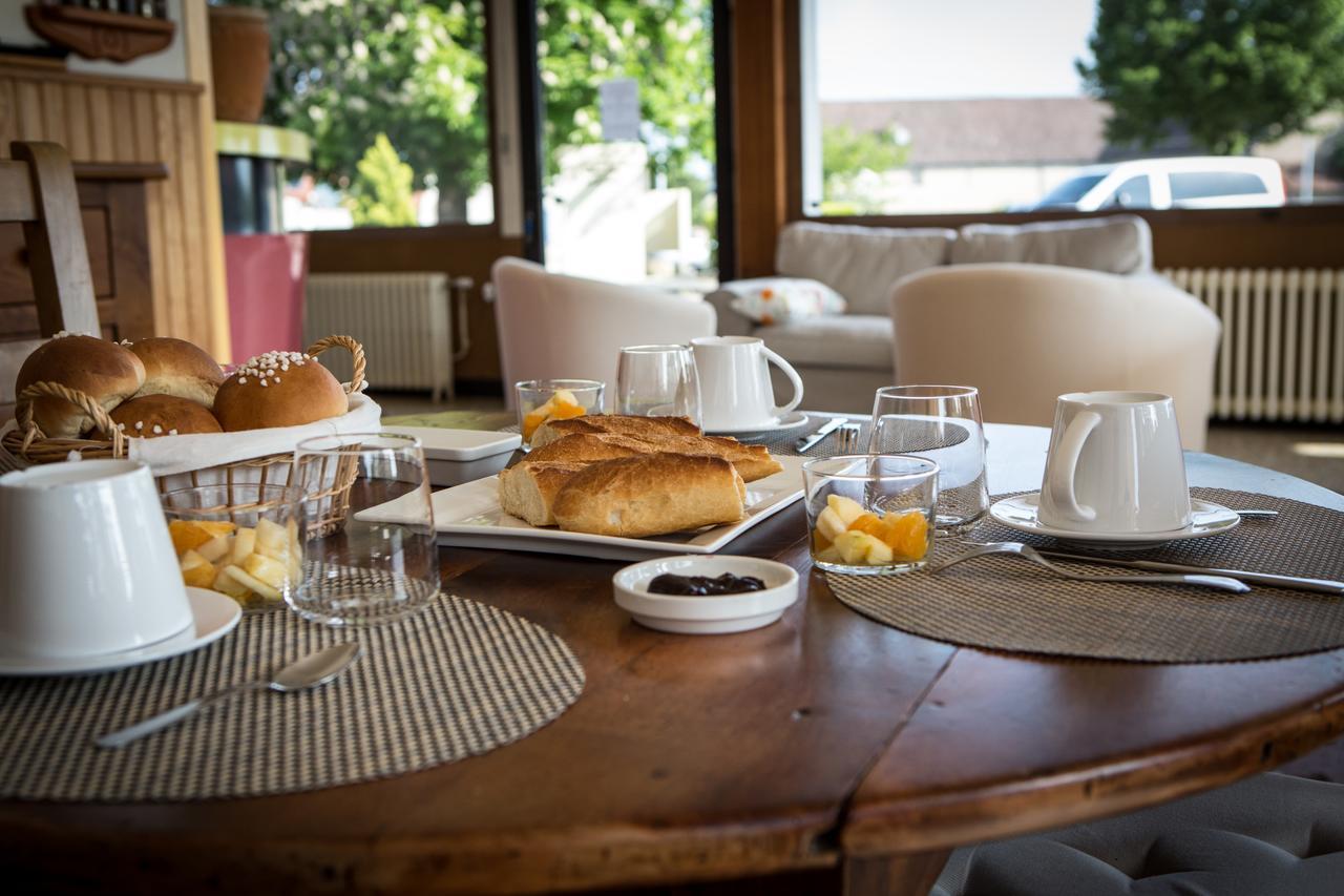 Bed and Breakfast Le Pont De La Loire Bourbon-Lancy Exterior foto